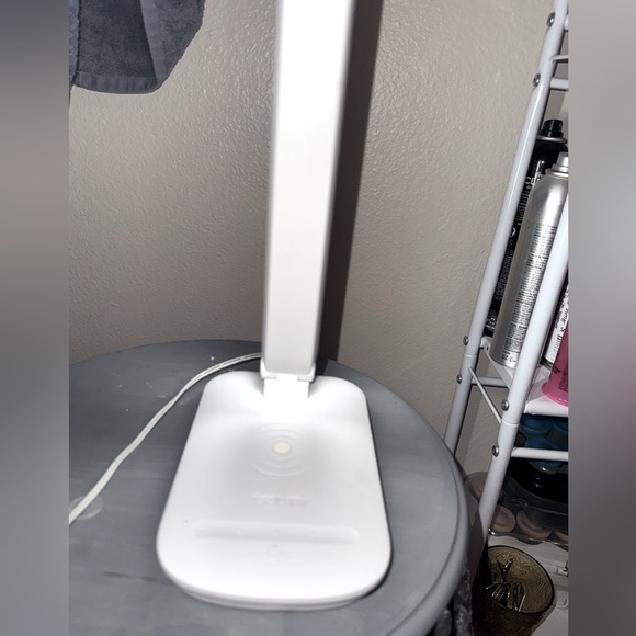 Tzumi 7998 Qi Wireless Phone Charging Desk Lamp white slim design - Picture 7 of 16